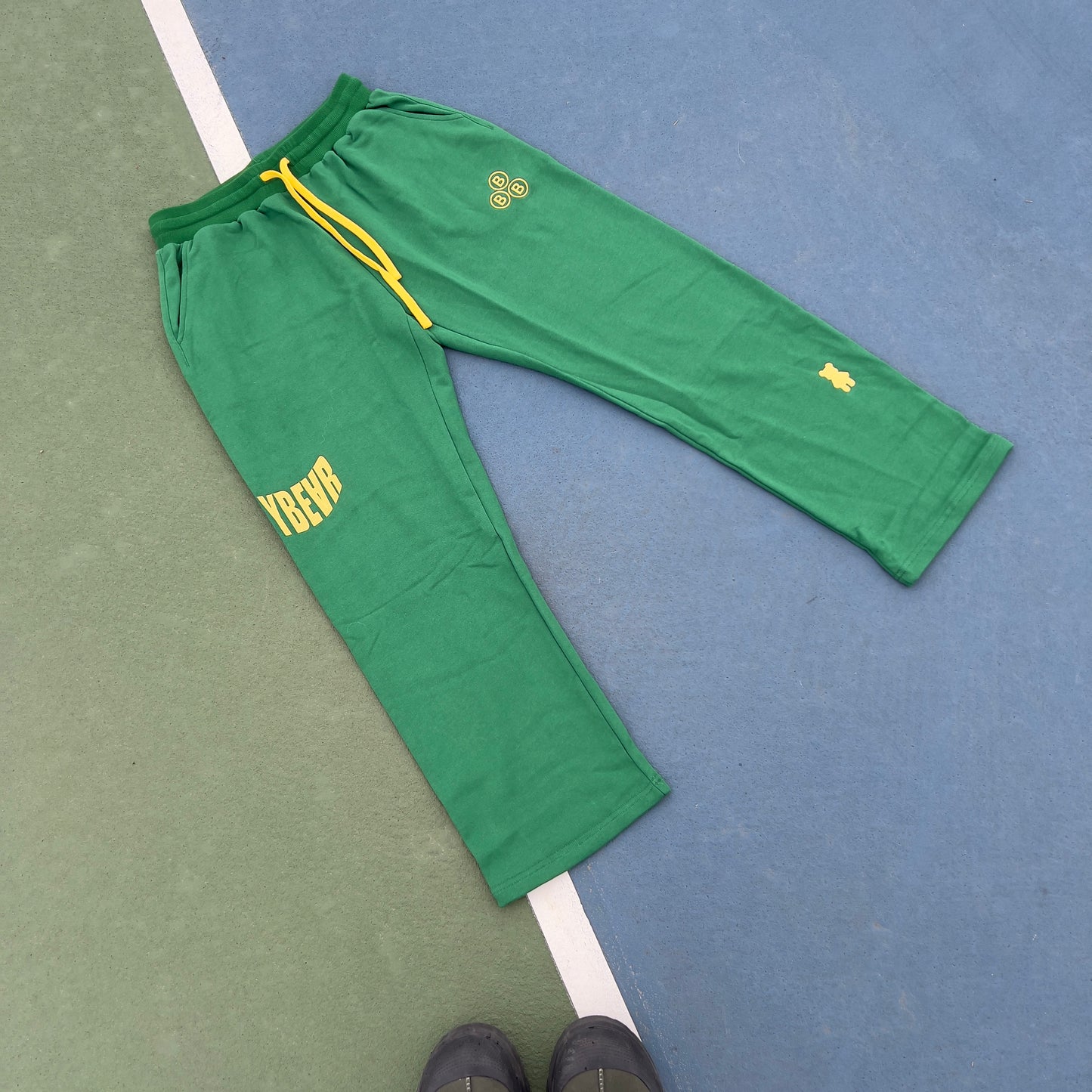 ESSENTIAL STRAIGHT SWEATS- GREEN